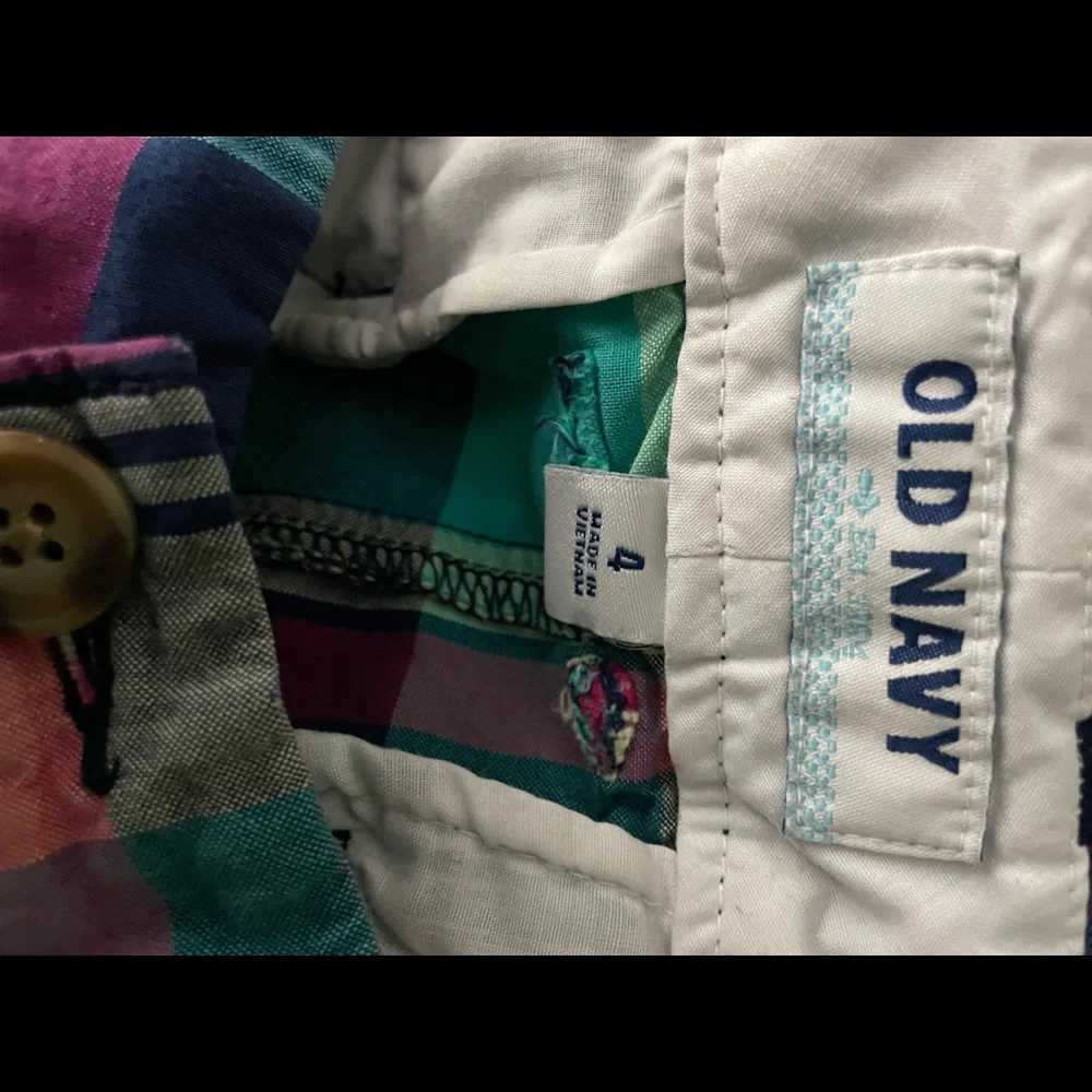 Old navy colorful plaid cotton shorts - Picture 5 of 6